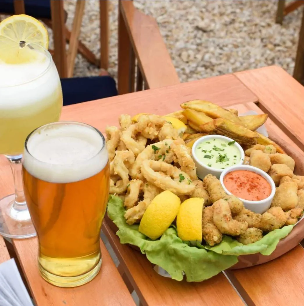 Acantilado Bar